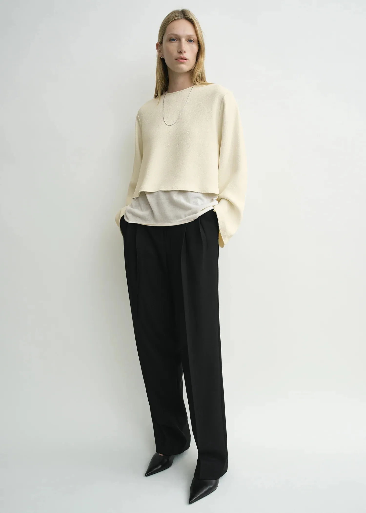 BLOUSES & TOPS